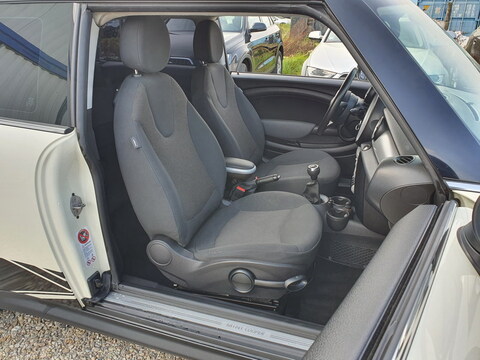 Mini Clubman I (R55)  Cooper 122ch