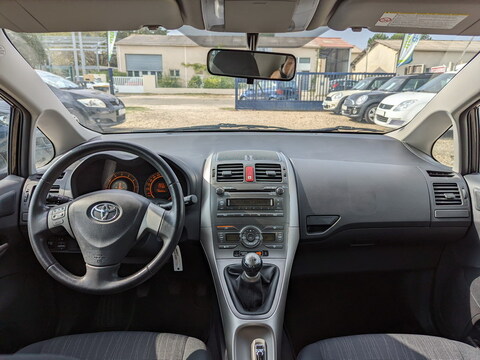 Toyota Auris  1.4l 97 VVT-i Sol 5p