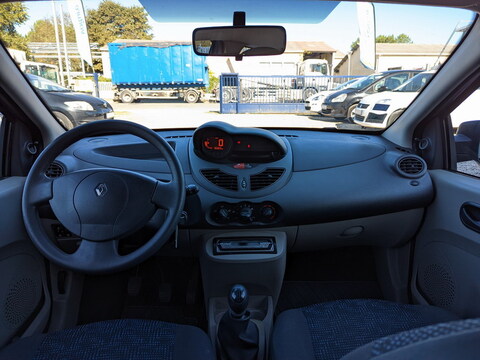 Renault Twingo II (C44)  1.2 LEV 16v 75ch Authentique 115g