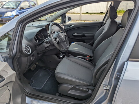 Opel Corsa IV 1.4 Twinport Cosmo BVA 5p