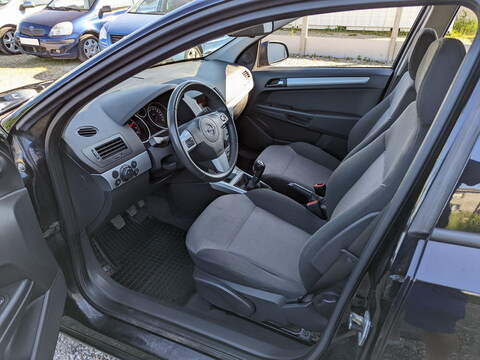 Opel Astra 1.4 Twinport Essentia 5p