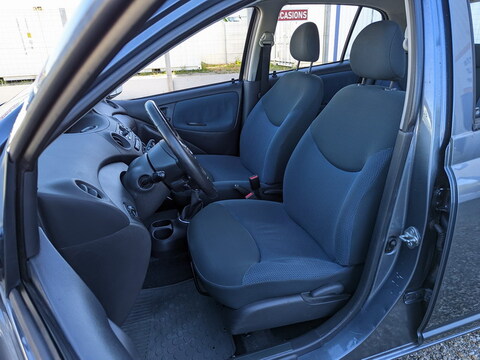 Toyota Yaris  1.3L VVT-i 87 Sol 5p