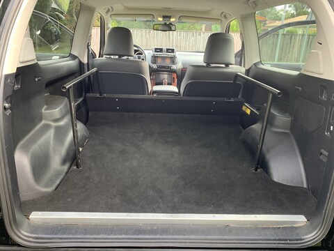 TOYOTA Land Cruiser 2,8 L - 177ch lounge