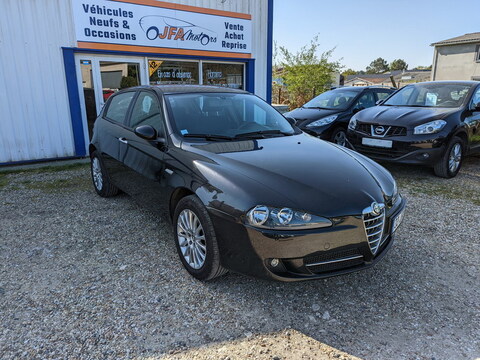 Alfa-Romeo 147  1.6 120ch Distinctive 5p