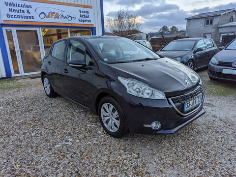 Peugeot 208  1.2 VTi Active 5p + Attelage