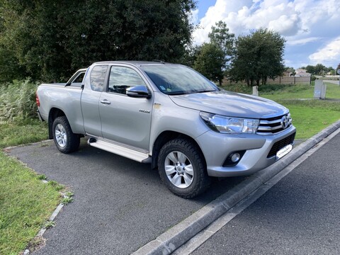 TOYOTA HILUX 2.4 D-4D LEGENDE