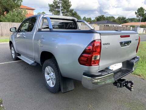 TOYOTA HILUX 2.4 D-4D LEGENDE