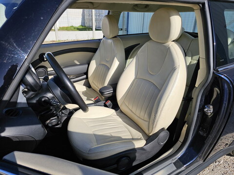 Mini II (R56)  Cooper 122ch BVA + Cuir