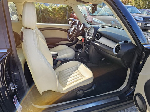Mini II (R56)  Cooper 122ch BVA + Cuir