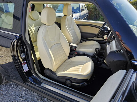 Mini II (R56)  Cooper 122ch BVA + Cuir