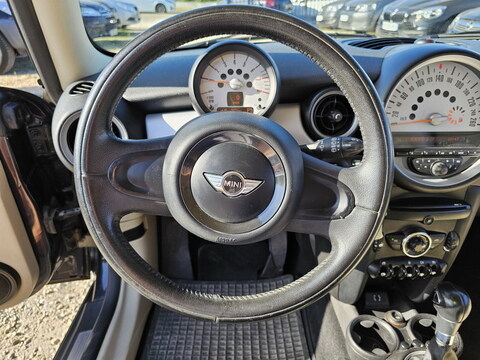 Mini II (R56)  Cooper 122ch BVA + Cuir
