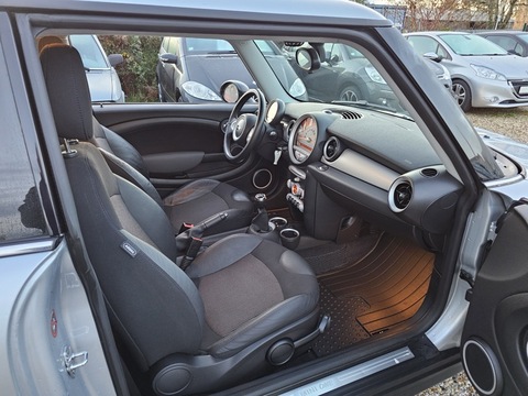 Mini II (R56)  1.4l One 95ch