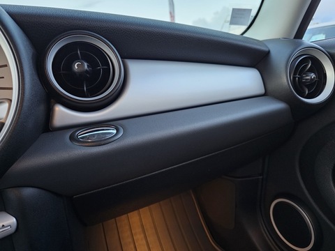 Mini II (R56)  1.4l One 95ch