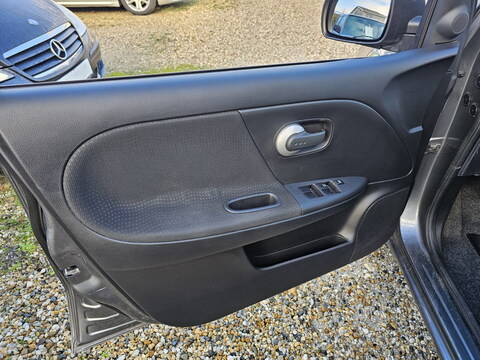 Nissan Note I (E11)  1.4L 88ch Nickelodeon