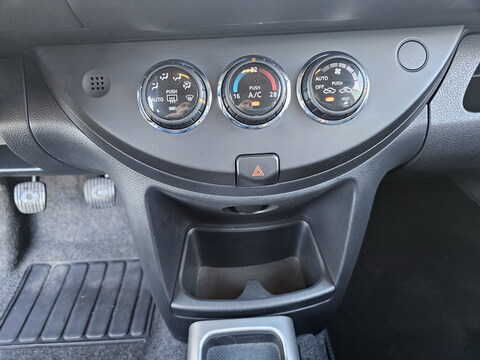 Nissan Note I (E11)  1.4L 88ch Nickelodeon