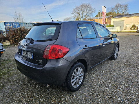 Toyota Auris  1.6l 124 VVT-i Luna 5p