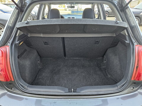 Toyota Auris  1.6l 124 VVT-i Luna 5p