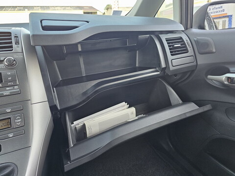 Toyota Auris  1.6l 124 VVT-i Luna 5p