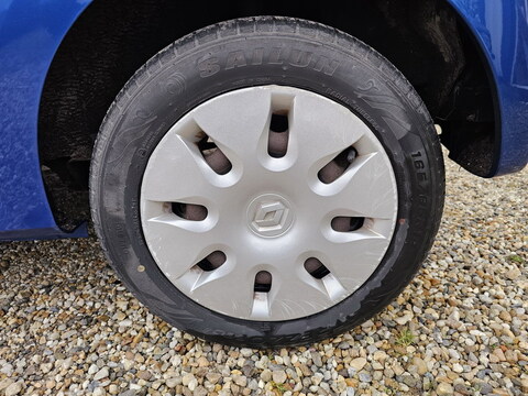 Renault Twingo II  1.2 16v 75ch Expression