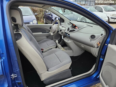Renault Twingo II  1.2 16v 75ch Expression