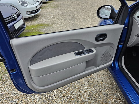 Renault Twingo II  1.2 16v 75ch Expression