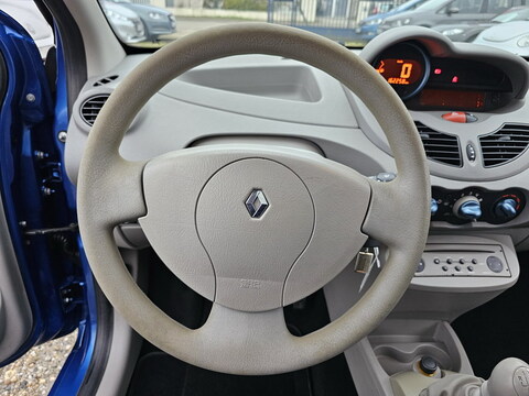 Renault Twingo II  1.2 16v 75ch Expression