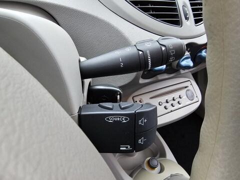 Renault Twingo II  1.2 16v 75ch Expression