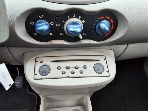 Renault Twingo II  1.2 16v 75ch Expression