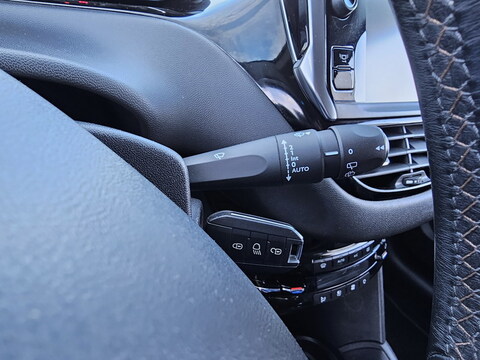 Peugeot 208  1.6 VTi Allure 120cv 3p