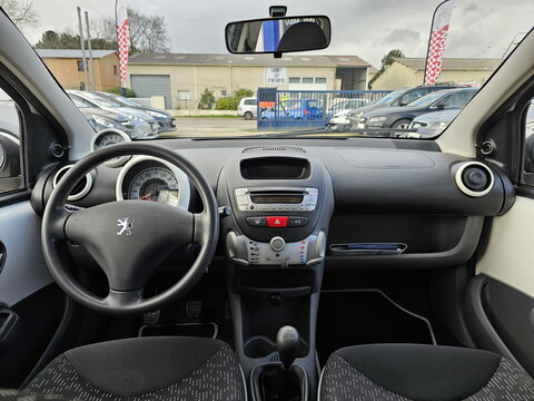 Peugeot 107  1.0 12v 68ch Urban Move 5p