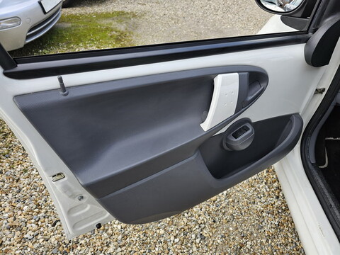 Peugeot 107  1.0 12v 68ch Urban Move 5p