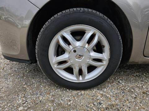 Renault Clio Estate III  1.6 16v 110ch Dynamique BVA