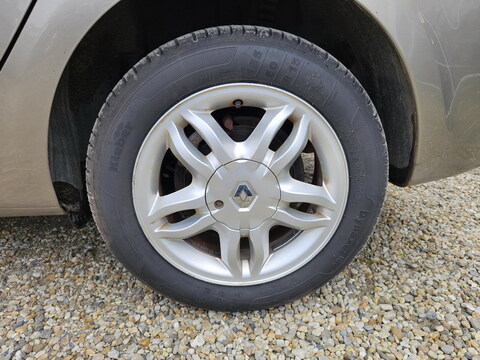 Renault Clio Estate III  1.6 16v 110ch Dynamique BVA