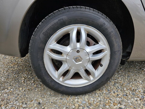 Renault Clio Estate III  1.6 16v 110ch Dynamique BVA