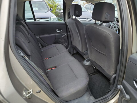 Renault Clio Estate III  1.6 16v 110ch Dynamique BVA