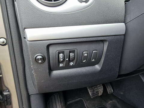 Renault Clio Estate III  1.6 16v 110ch Dynamique BVA