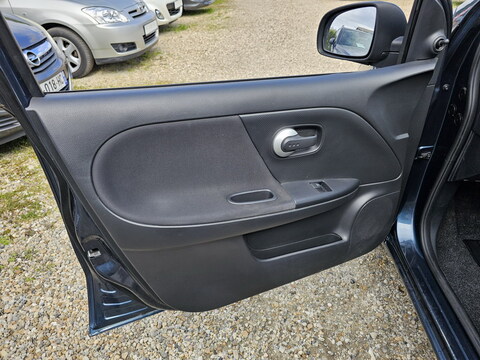 Nissan Note I (E11)  1.4L 16V 88ch Visia