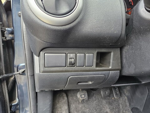 Nissan Note I (E11)  1.4L 16V 88ch Visia