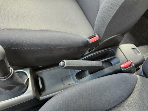 Nissan Note I (E11)  1.4L 16V 88ch Visia