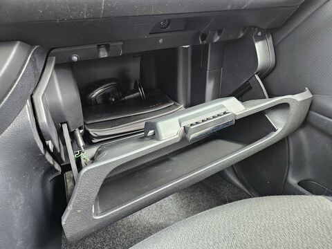 Nissan Note I (E11)  1.4L 16V 88ch Visia