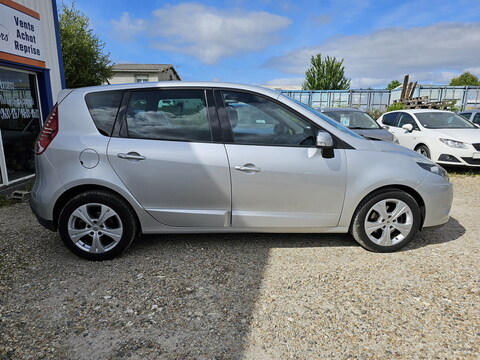 Renault Scenic III  1.6 16v 110ch Authentique