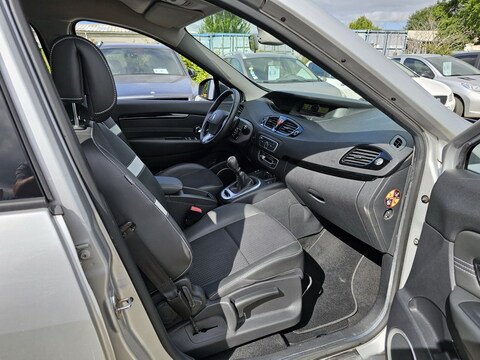 Renault Scenic III  1.6 16v 110ch Authentique