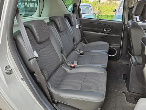 Renault Scenic III  1.6 16v 110ch Authentique