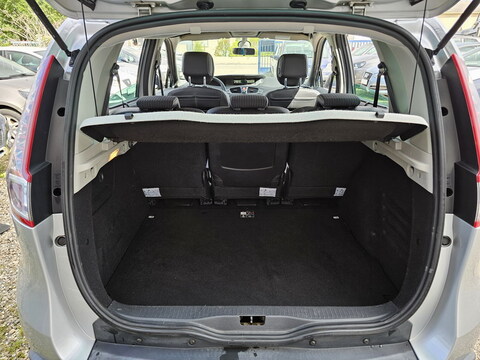 Renault Scenic III  1.6 16v 110ch Authentique