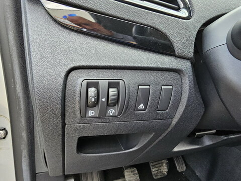 Renault Scenic III  1.6 16v 110ch Authentique