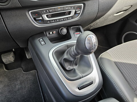 Renault Scenic III  1.6 16v 110ch Authentique