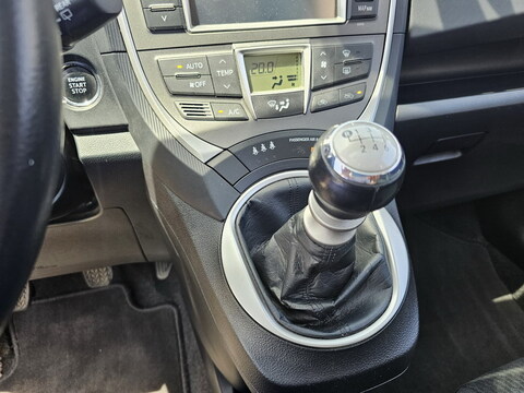 Toyota Verso-S 1.3 VVT-i 100ch Lounge