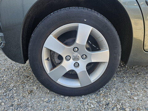 Peugeot 207  1.6 VTi 16v 120ch Premium Pack 5p + GPS