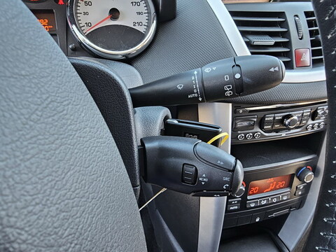 Peugeot 207  1.6 VTi 16v 120ch Premium Pack 5p + GPS