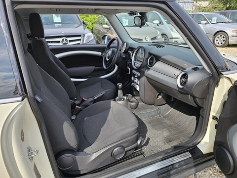 Mini One R56  1.4L 75ch + Clim